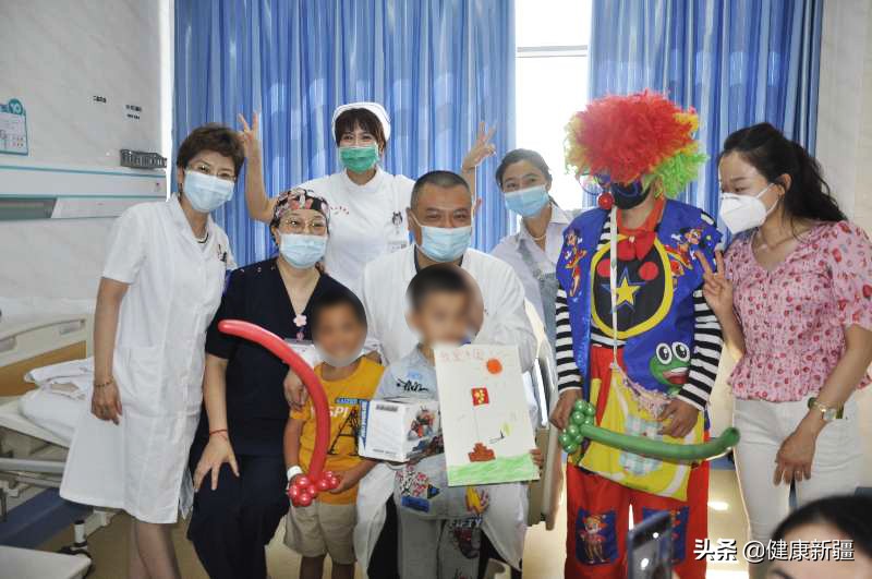 图15开心的小肉孜 图15开心的小肉孜